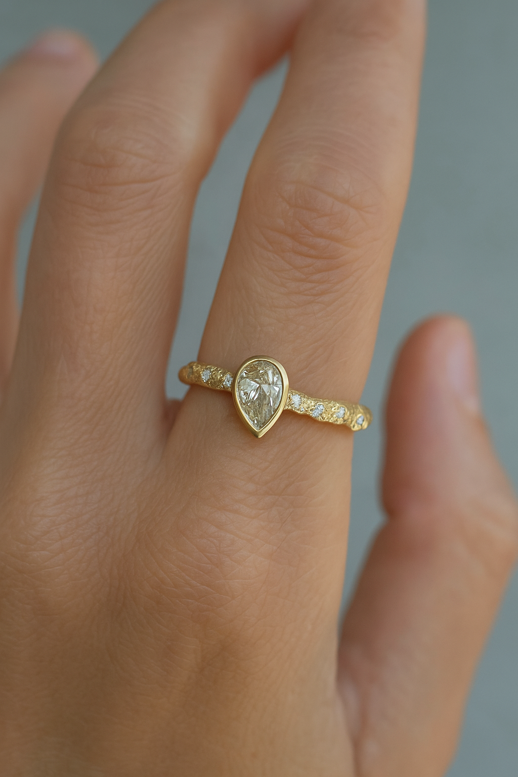pear diamond engagement ring