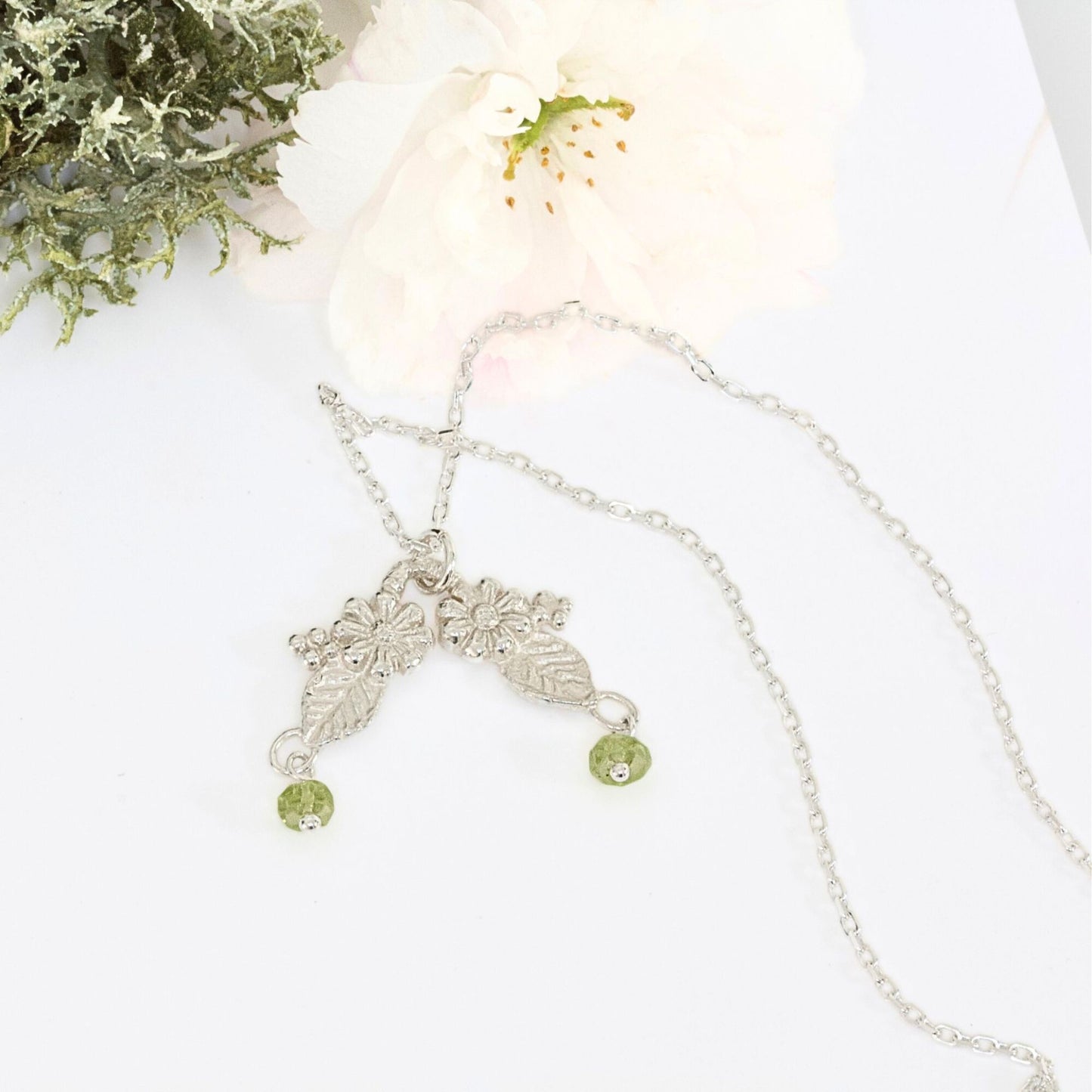 Daisy Elvish Necklace with peridot