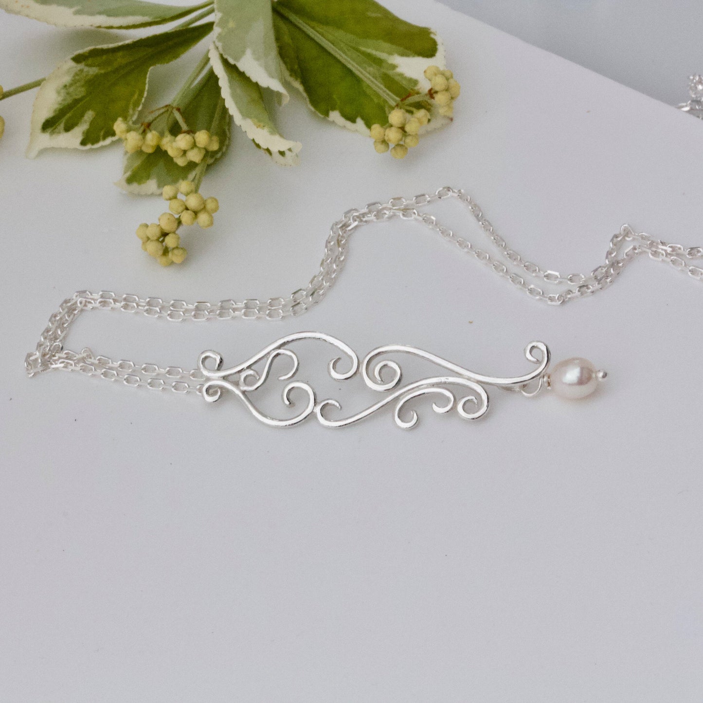 Vintage Style Romance Necklace, Silver and Pearl Brides Necklace