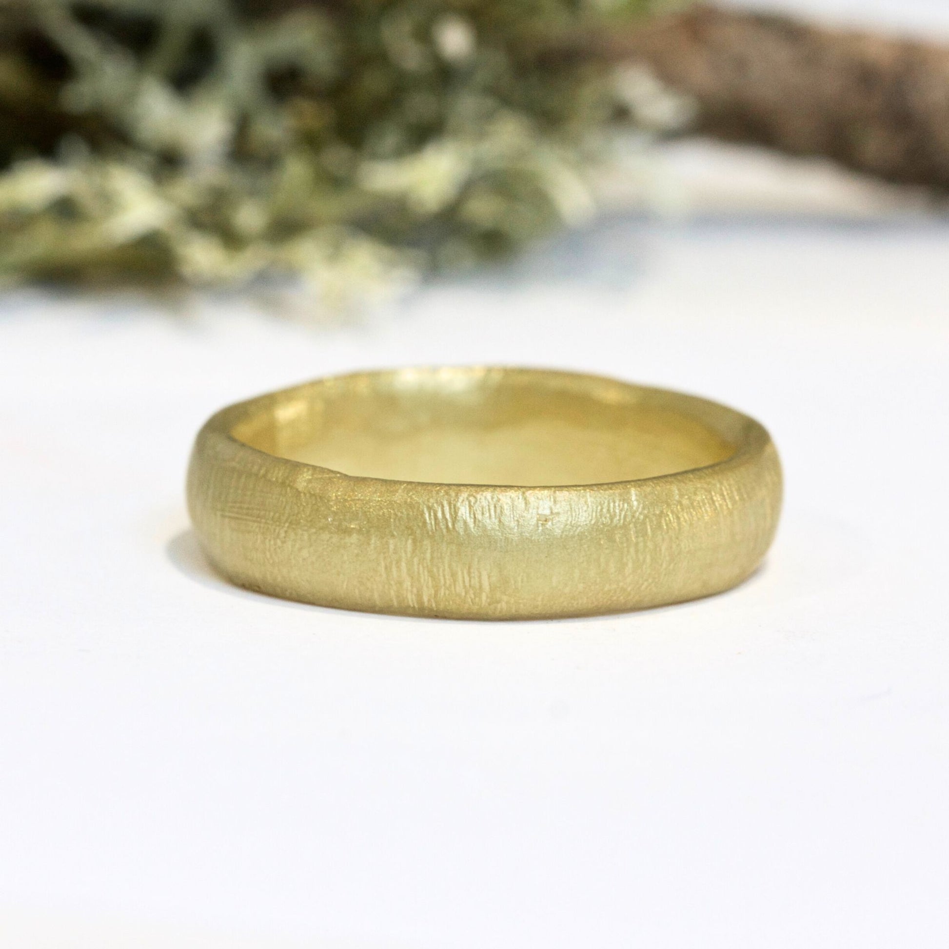 Luxe gold wedding band, cigar ring