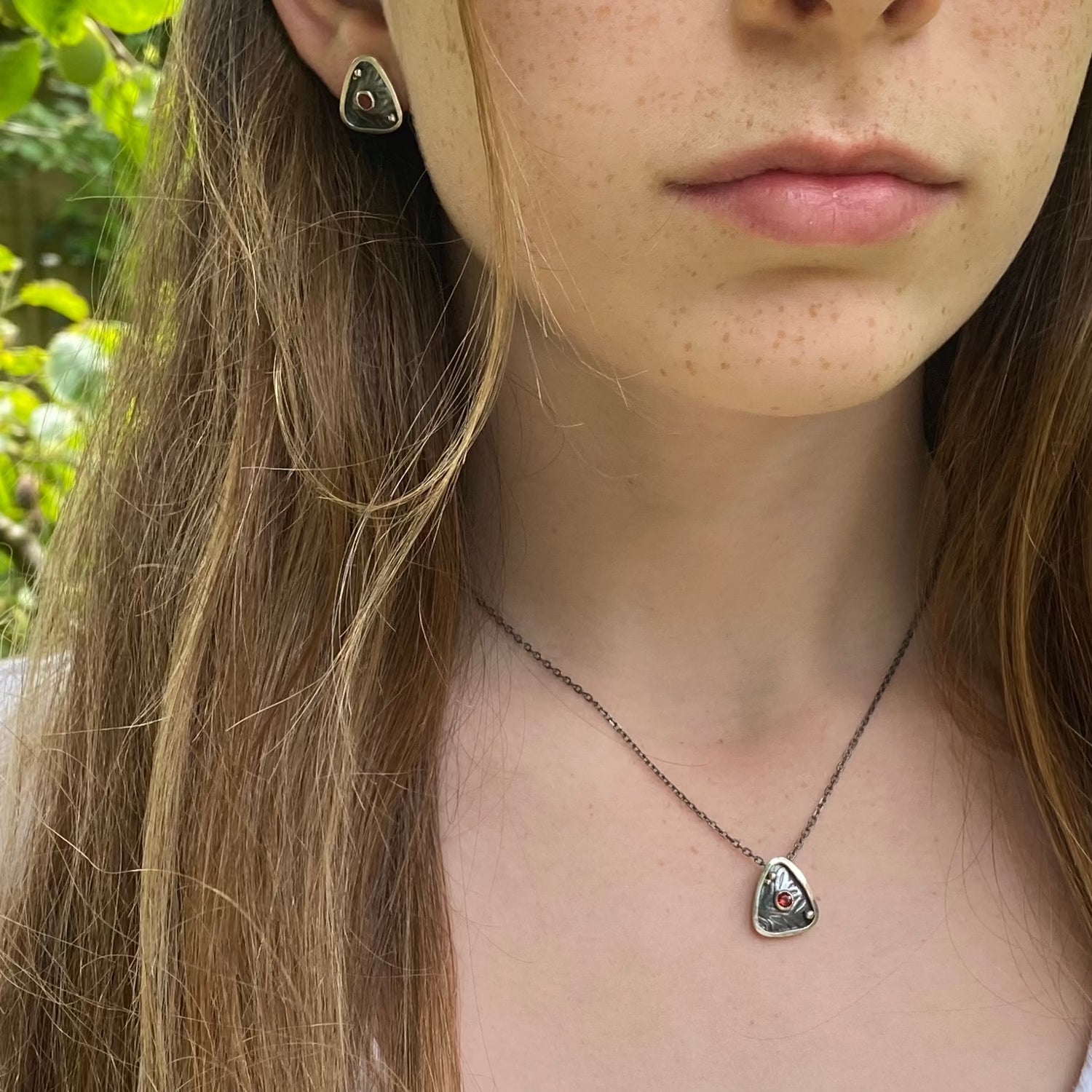 Oxidised Garnet Iceni Necklace Set