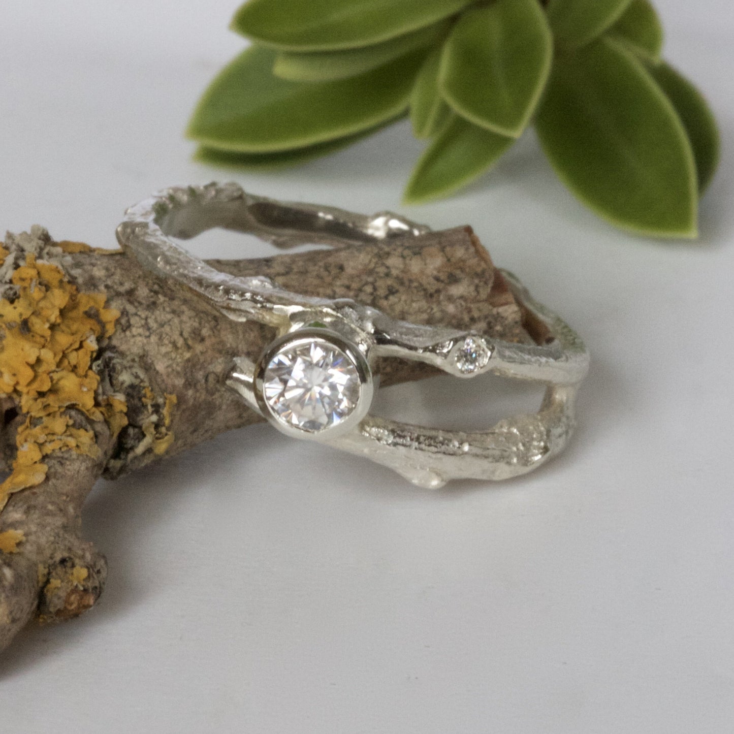 9ct white gold twig ring with Mojssanite