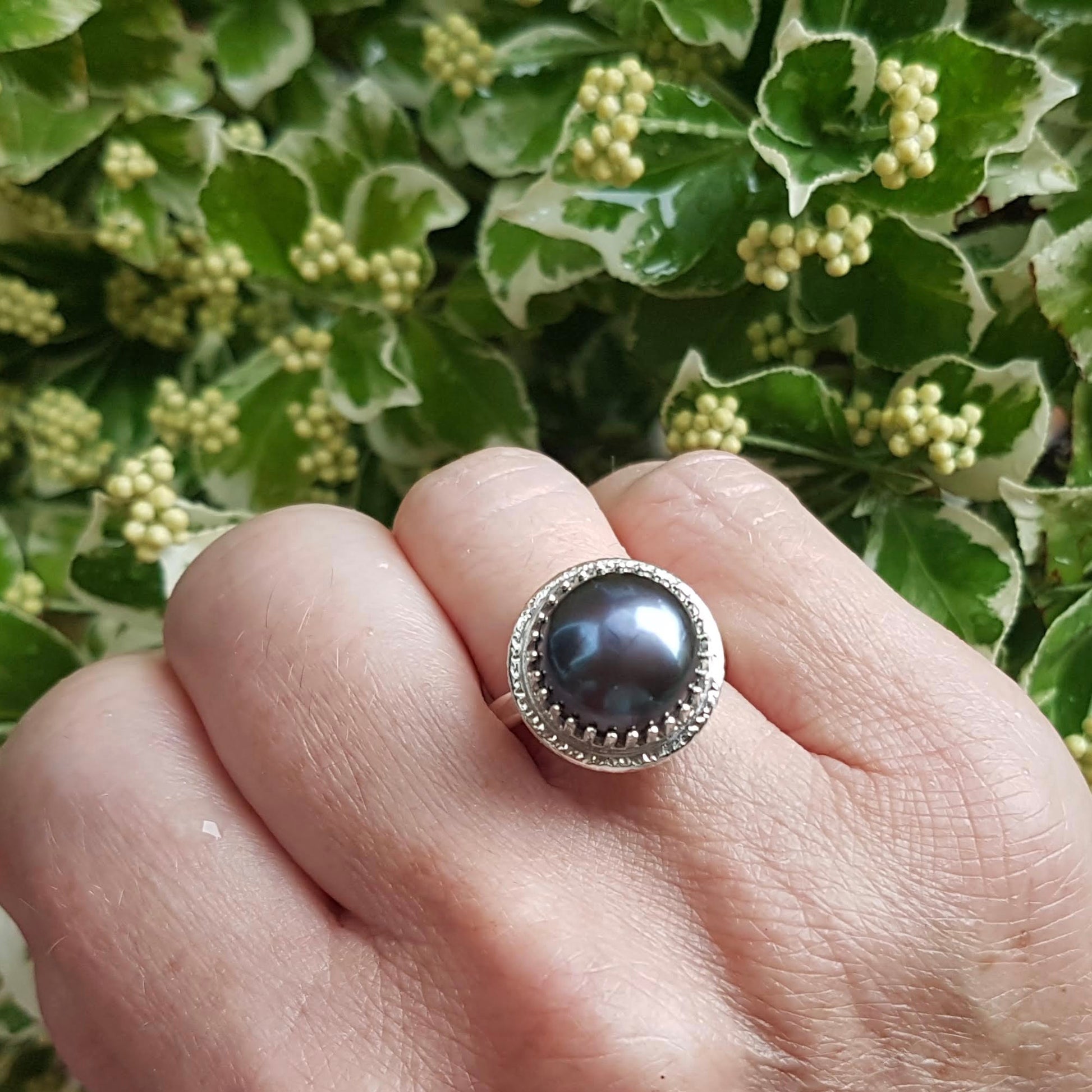 Black pearl outlet ring