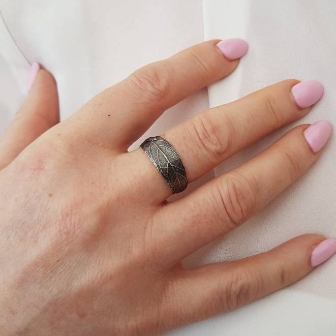 Three Leaf Ring, Black Ring, Unisex Ring, Rustic Ring, Silver Leaf Ring, Thumb Ring
