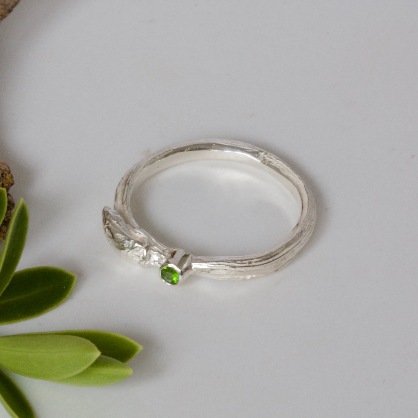 chrome diopside silver ring