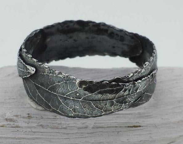 Three Leaf Ring, Black Ring, Unisex Ring, Rustic Ring, Silver Leaf Ring, Thumb Ring